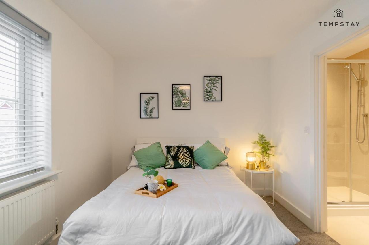 Stylish 4 Bed Family Home At Madejski, Reading University Exterior foto