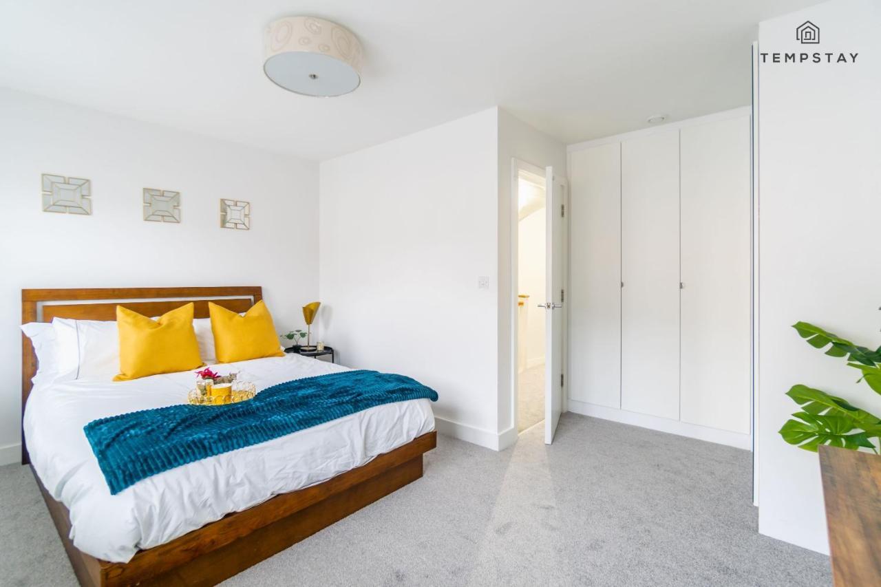 Stylish 4 Bed Family Home At Madejski, Reading University Exterior foto